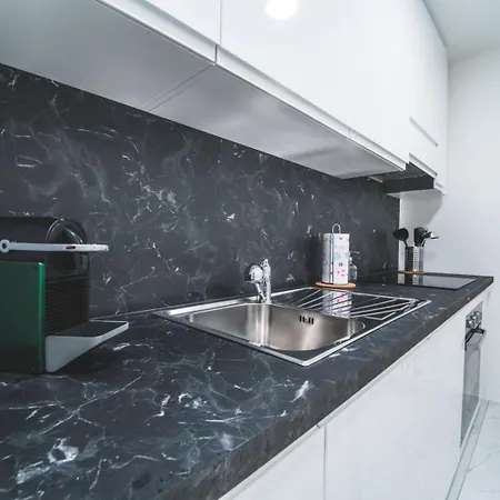 Tessa&aurora - Incredible View & Pool With Parking Apartman *