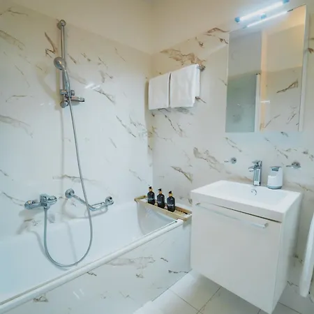 Tessa&aurora - Incredible View & Pool With Parking Apartman *