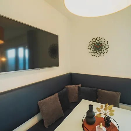 Tessa&aurora - Incredible View & Pool With Parking *